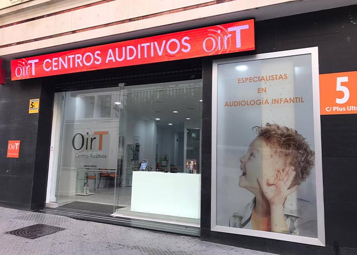 Fachada-Centro-Auditivo-OirT-Huelva